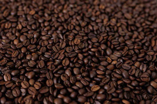 Анализ рынка кофе в России: стабильный рост за счет локализации обработки импортного сырья